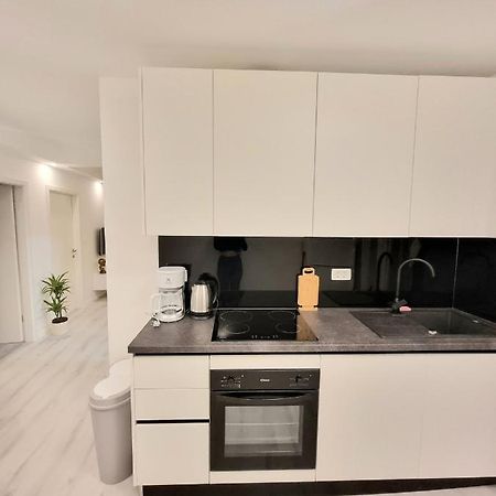 Un Ami Apartment Pula Bagian luar foto