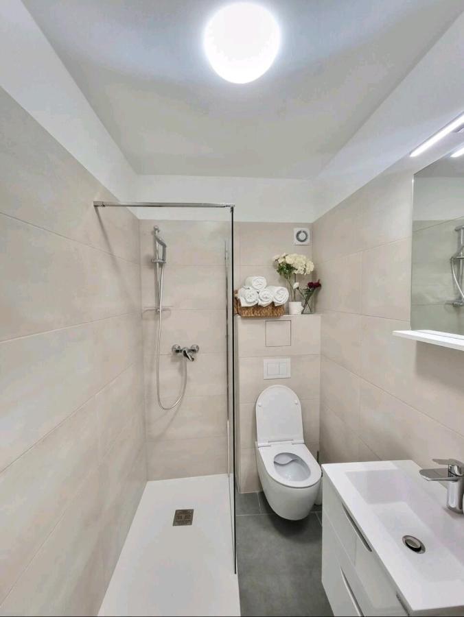 Un Ami Apartment Pula Bagian luar foto