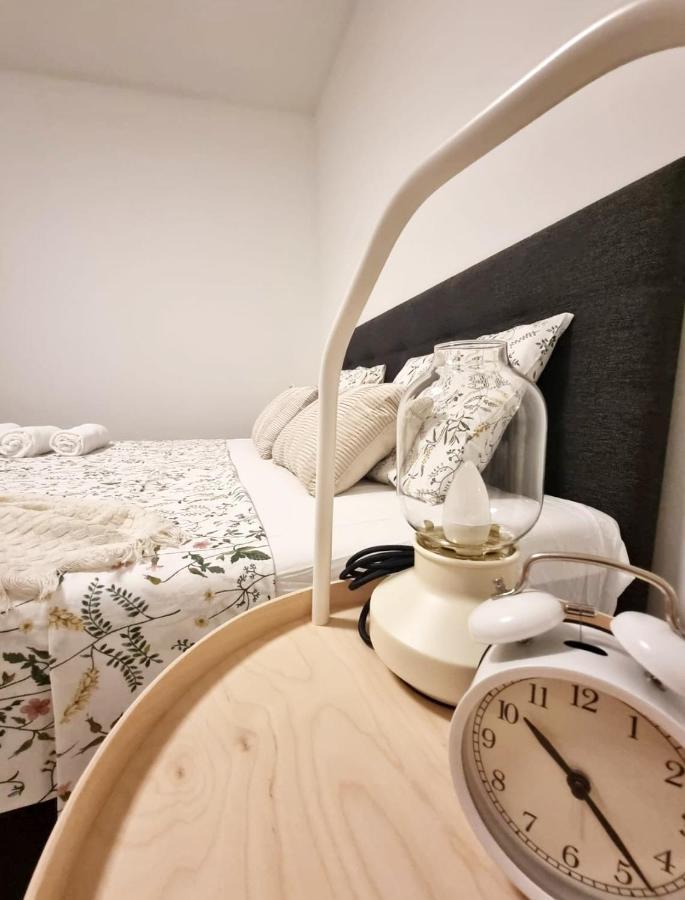 Un Ami Apartment Pula Bagian luar foto