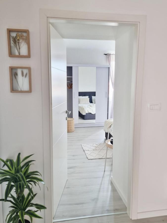 Un Ami Apartment Pula Bagian luar foto